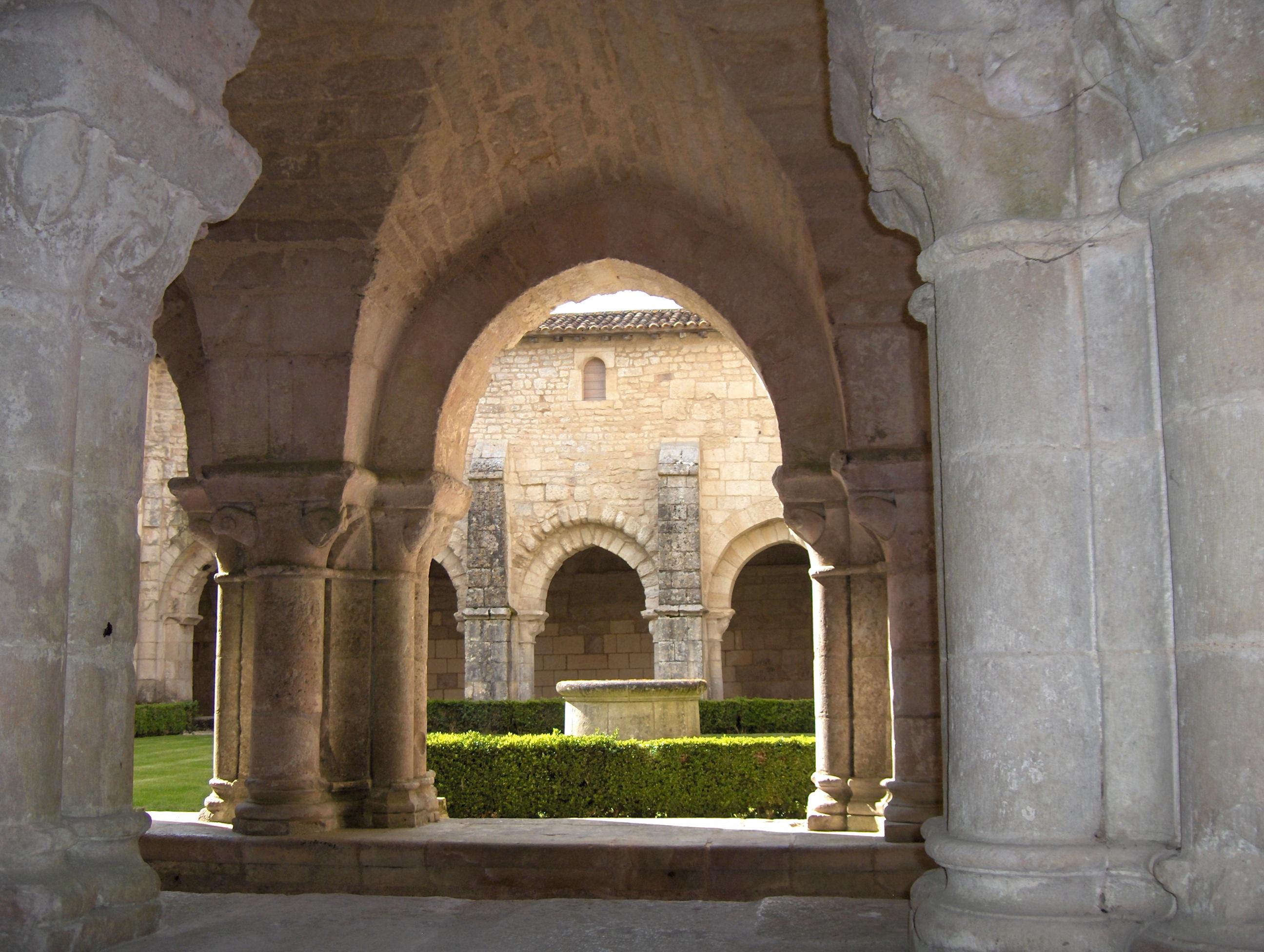 ABBAYE SAINT-VINCENT _ DE NIEUL-SUR-L'AUTISE