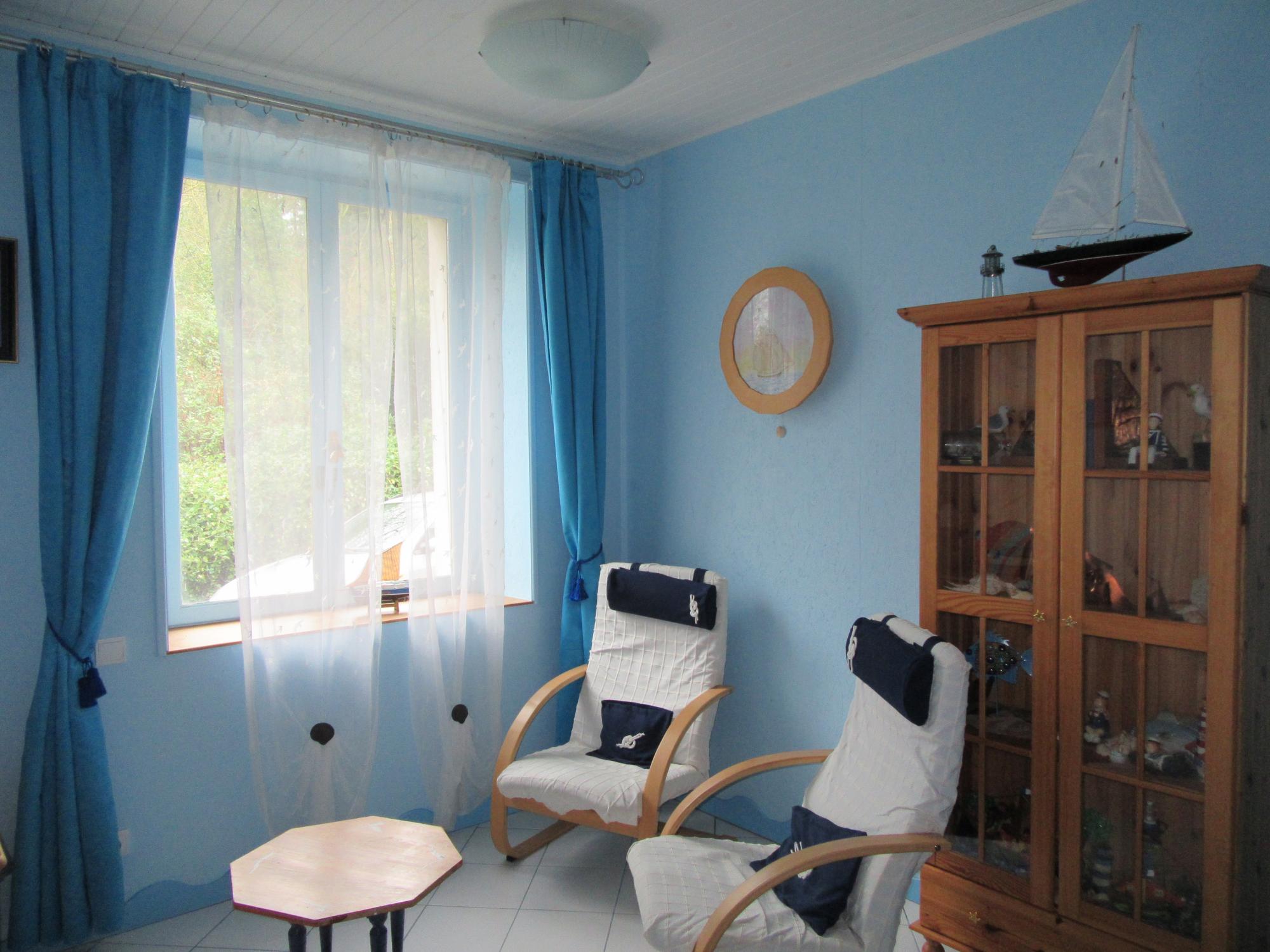 LA CHAMBRE AUX BATEAUX - COIN SALON 